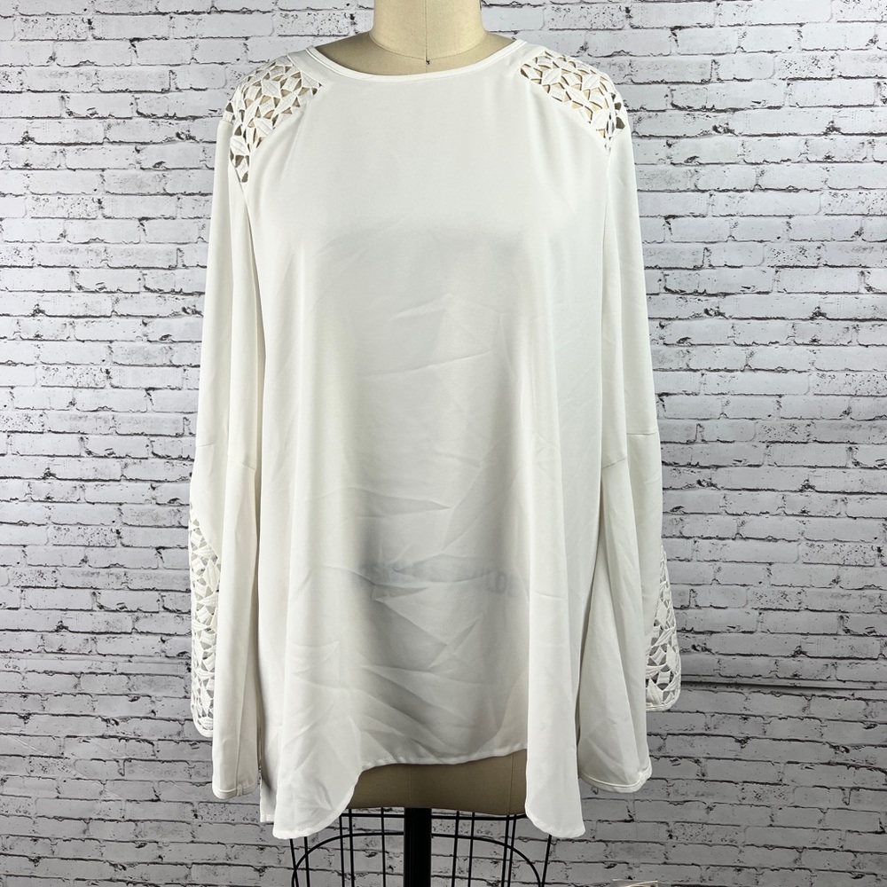 Vintage white blouse with laces on shoulders and sleeves size 2X